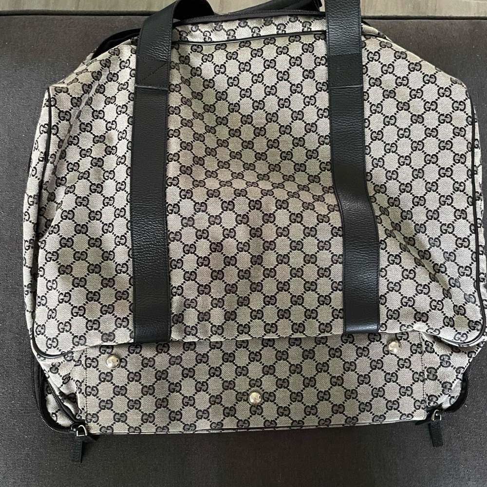AUTHENTIC gorgeous Gucci travel bag